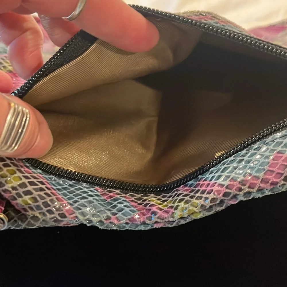 Hobo wallet clutch.  Holds phone, cards. - Picture 4 of 7